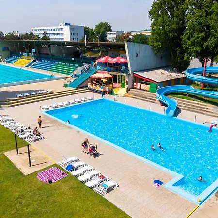 Family Haven - 45 Min To Vienna & Free Parking Pressburg